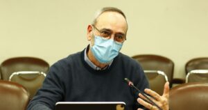 Diputado Saffirio pide ampliar la vacunación por Covid-19 a los fines de semana