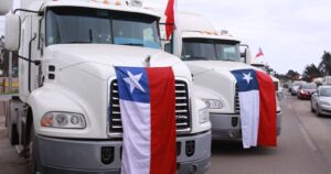 Ministra de Transportes y CNDC dialogan por camioneros varados en Argentina