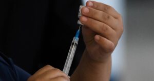 Descubren variante japonesa del COVID-19