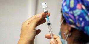 Europa acuerda con Pfizer adelantar la entrega de 50 millones de dosis de vacunas contra el Covid-19