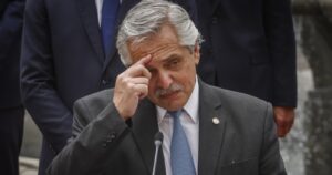 Alberto Fernández conmocionado por la muerte de Mario Meoni