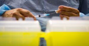 21 personas fueron vacunadas con dosis que perdieron la cadena de frío en Quillón