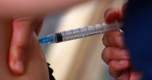 Director (s) ISP no descarta tercera dosis de la vacuna contra el COVID-19