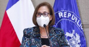 Adriana Muñoz alega contra Zaldívar por eventual cambio de gabinete: 
