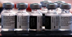 Vacuna Pfizer-BioNTech comenzaría a utilizarse en niños a partir de septiembre