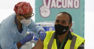 Calendario de vacunación COVID-19 llegará hasta los 47 años