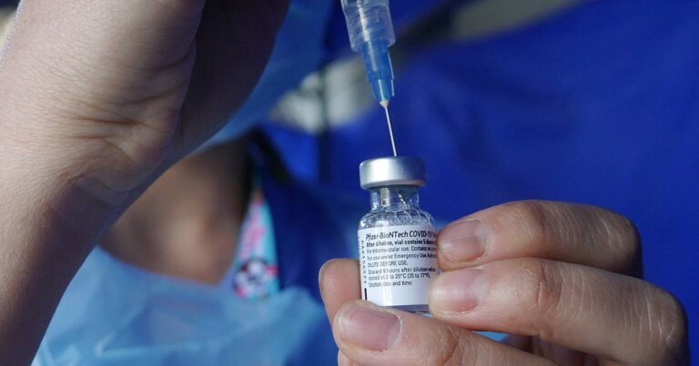 Pfizer detecta vacunas falsas contra el coronavirus en México y Polonia