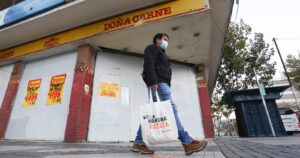 Cámara de Comercio de Santiago en picada contra restricción de venta de productos no esenciales