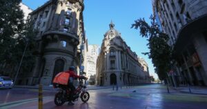 Región Metropolitana seguirá en cuarentena tras casi un mes