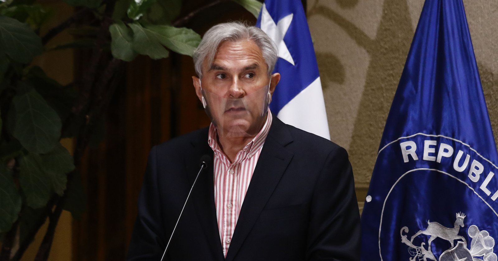 Moreira tercer retiro Senado