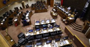 Senado aprobó en general postergar las elecciones para mayo