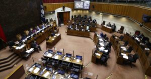 Senado aprueba proyecto para aplazar a mayo elecciones de abril