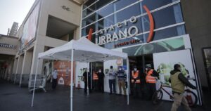 Cierran supermercado de Puente Alto por brote de COVID-19