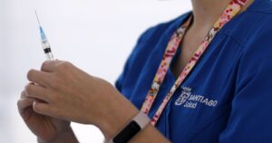 Chile es el segundo país con mayor porcentaje de población completamente vacunada contra el COVID-19