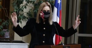 Pamela Jiles apunta al retiro total de los fondos previsionales: 