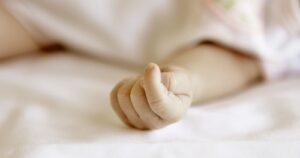 Lactante de 8 meses está internada por PIMS en Calama