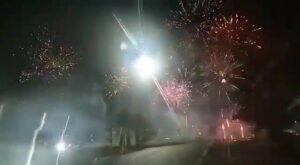 VIDEO - Fuegos artificiales en varios sectores de Santiago por aniversario de Colo Colo