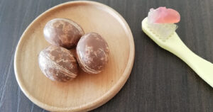 Odontopediatras recomiendan comer huevitos de chocolate sólo el domingo para prevenir las caries