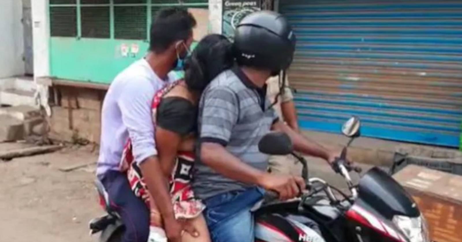 India falta de ambulancias  