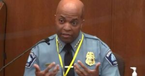 Jefe de policía declaró contra oficial imputado por muerte de George Floyd