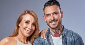 Mauricio Pinilla se convierte en rostro de TVN y conducirá nuevo programa con Karen Doggenweiler