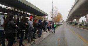 FOTOS - Falla técnica en Línea 4 del Metro genera aglomeraciones en paraderos