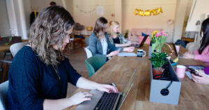 Nueva edición de Becas Santander Women potencia el liderazgo femenino