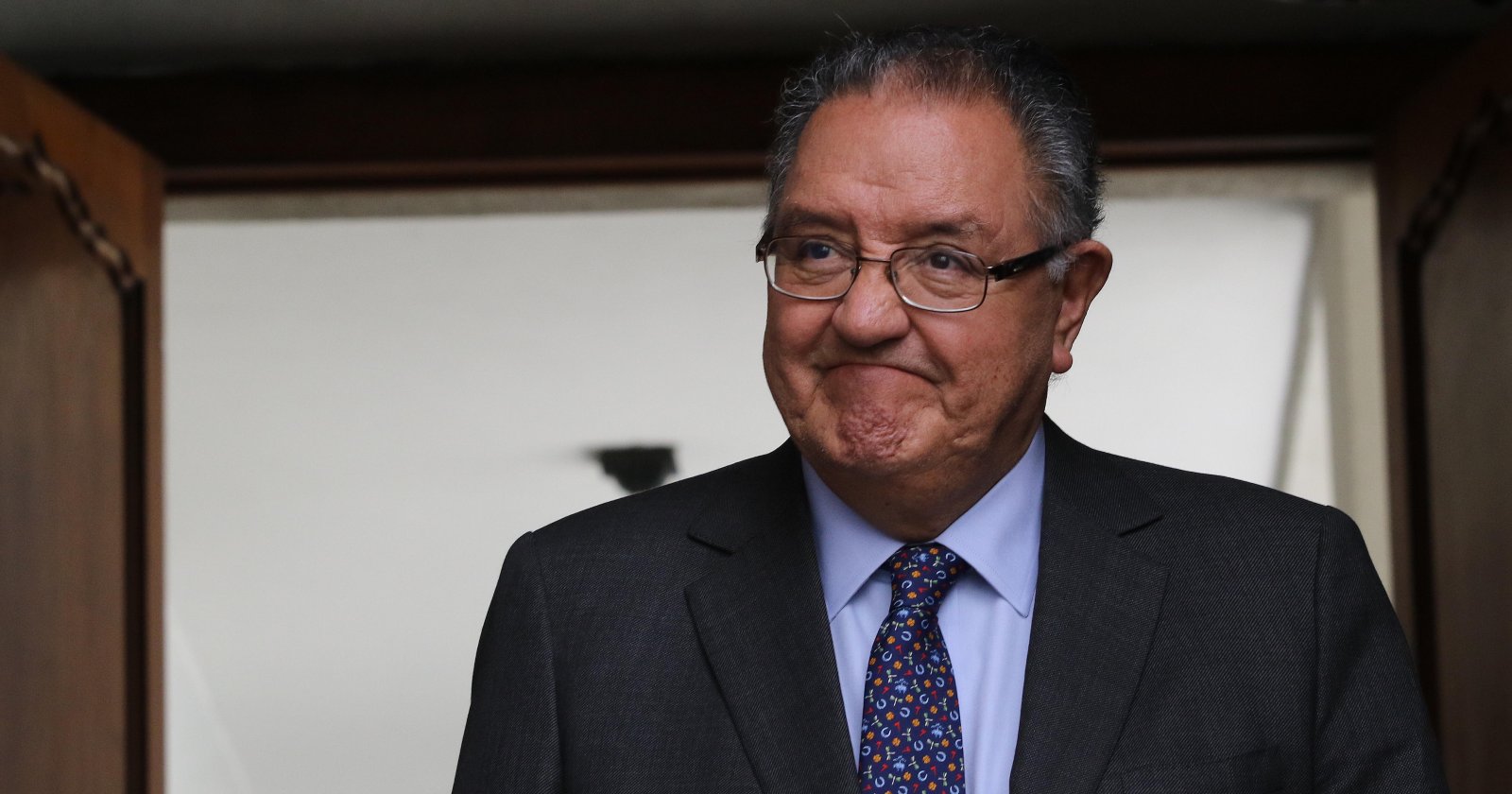 Huenchumilla renuncia Chahín