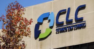 Clínica Las Condes se querelló contra ex gerente por 