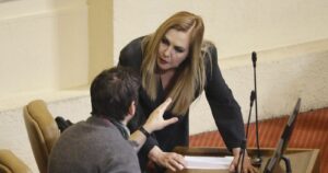 Pamela Jiles se burla de Boric: 