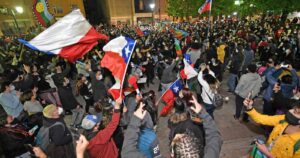 Maturana: dejar la competencia neoliberal y abrirnos a la cooperación como forma de vida