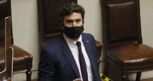 Ex subsecretario Francisco Moreno vuelve a Hacienda tras fracaso en la elección constituyente