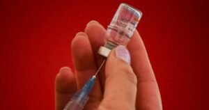 Brasil suspendió producción de vacuna de Sinovac por falta de insumos