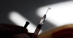 Noruega elimina la vacuna de AstraZeneca de su plan de inmunización