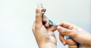 Minsal defendió efectividad de vacuna de Sinovac tras cuestionamientos por 