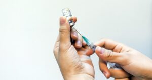 OMS concluyó que vacuna de Sinovac es eficaz en adultos menores de 60 años