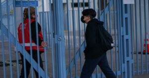 43% de los colegios en comunas en fase 2 abrieron sus puertas en la Región Metropolitana