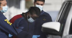 Detienen a haitiano acusado de doble homicidio en Maipú: tenía prostíbulo clandestino