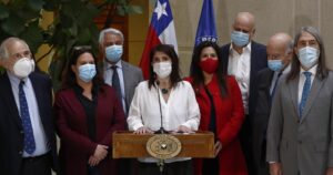 Paula Narváez llega al Congreso para presentar su propia propuesta de Renta Básica Universal