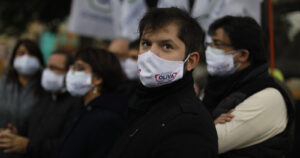 Boric afirma que elecciones pueden ser una salida para la 