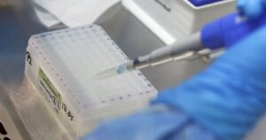 COVID-19: Minsal informó 5.374 casos nuevos y positividad superior al 10%