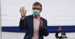 Lavín rechazó indulto para presos en protestas y acusó a Jadue de estar 