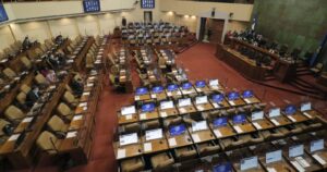 Cámara aprueba voto obligatorio y vuelve a comisión tras recibir indicaciones