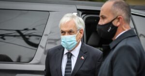 Piñera abandona funeral de carabinero abatido en Collipulli tras percance con familiar