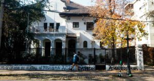 Gobierno emplazó a presidenciables de la oposición por ataque a sedes UDI y RN