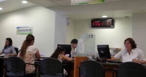 Paris informa sobre ley que prohibirá alzas de Isapres durante este año