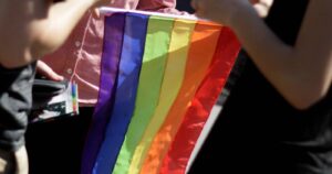 Joe Biden anuló regulación de Trump y devolvió protección en salud para gays y transgéneros 