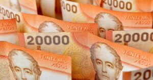 Mínimos comunes: oposición propone renta básica universal de $600 mil por familia