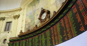 Bolsa de Santiago se derrumba y el dólar sube tras las elecciones