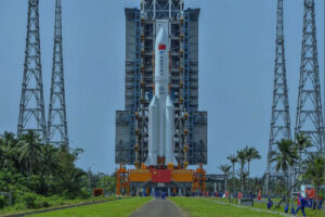 FACh asegura que cohete chino caerá en Nueva Zelanda